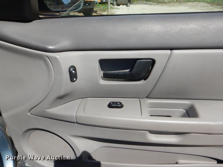 image for item DG4752 2005 Ford Taurus SE