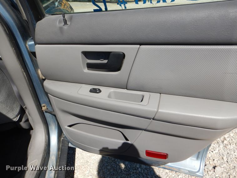 image for item DG4752 2005 Ford Taurus SE