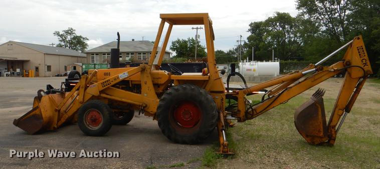 image for item DG4758 Case 480B backhoe