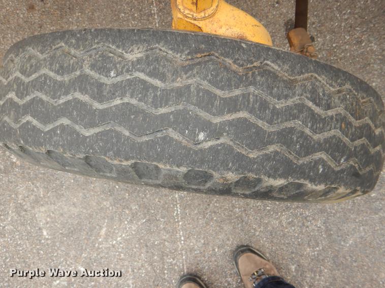 image for item DG4758 Case 480B backhoe