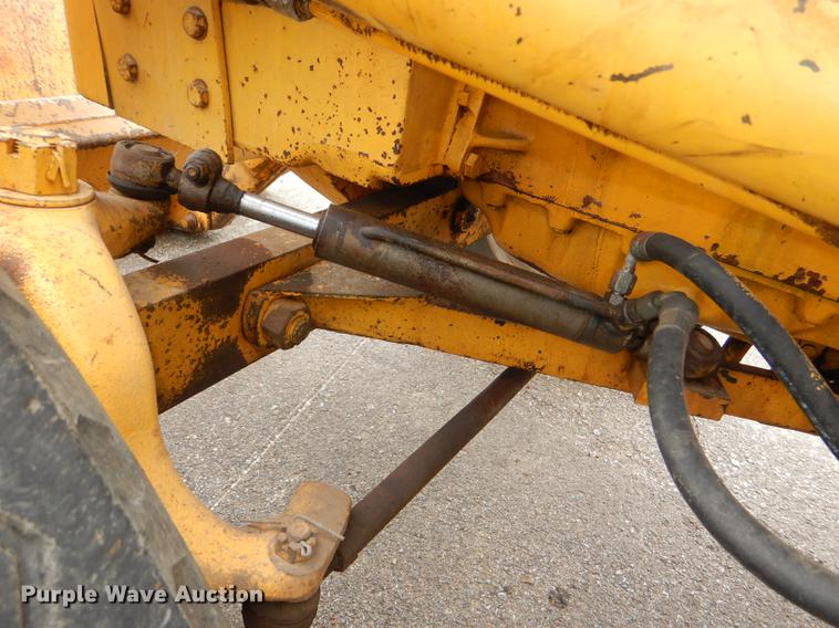 image for item DG4758 Case 480B backhoe