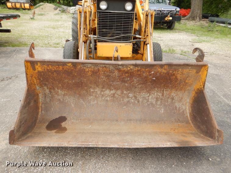 image for item DG4758 Case 480B backhoe