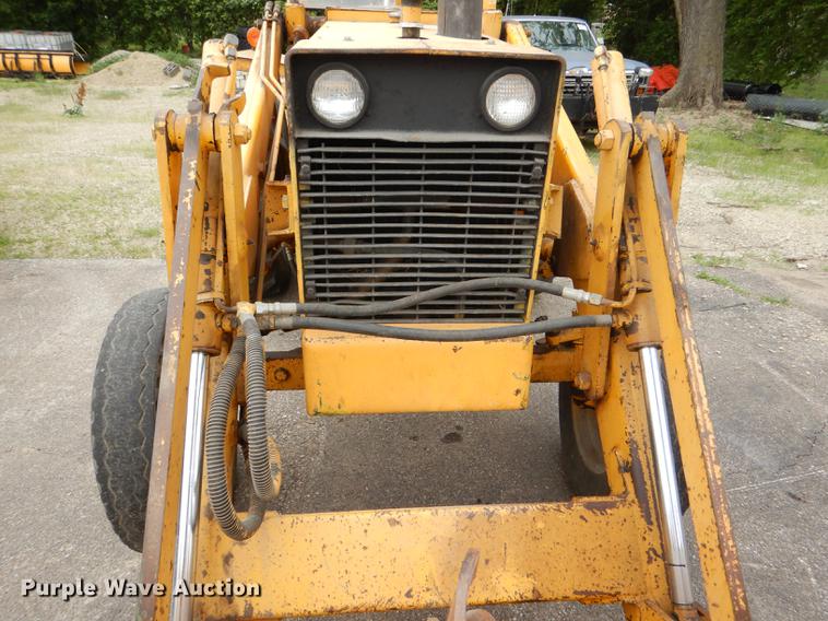 image for item DG4758 Case 480B backhoe