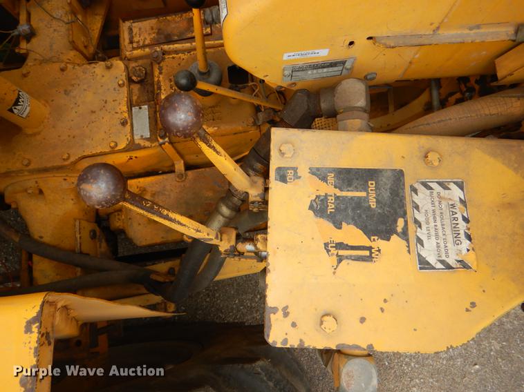 image for item DG4758 Case 480B backhoe