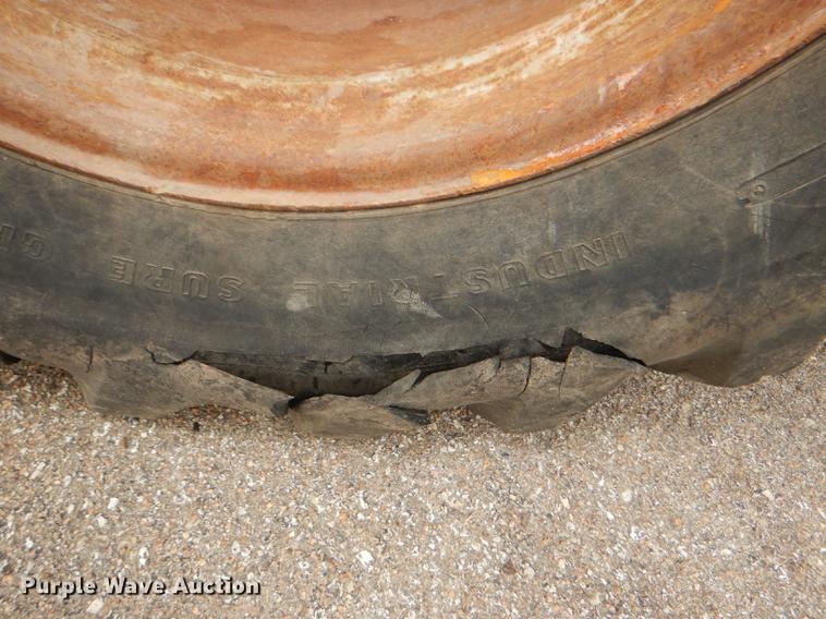 image for item DG4758 Case 480B backhoe