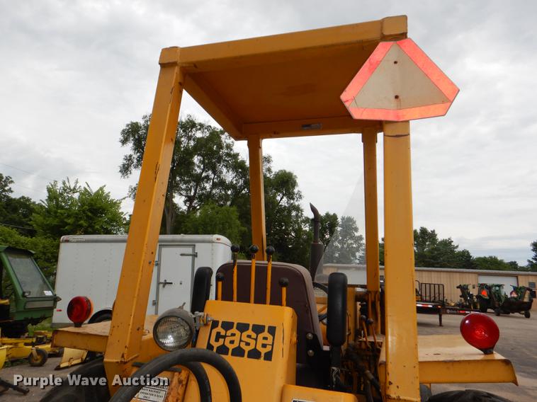 image for item DG4758 Case 480B backhoe