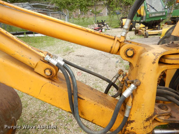 image for item DG4758 Case 480B backhoe