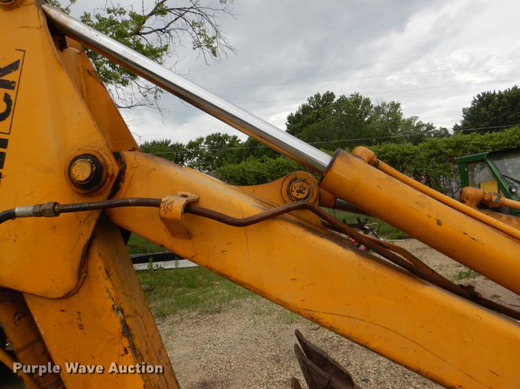 image for item DG4758 Case 480B backhoe