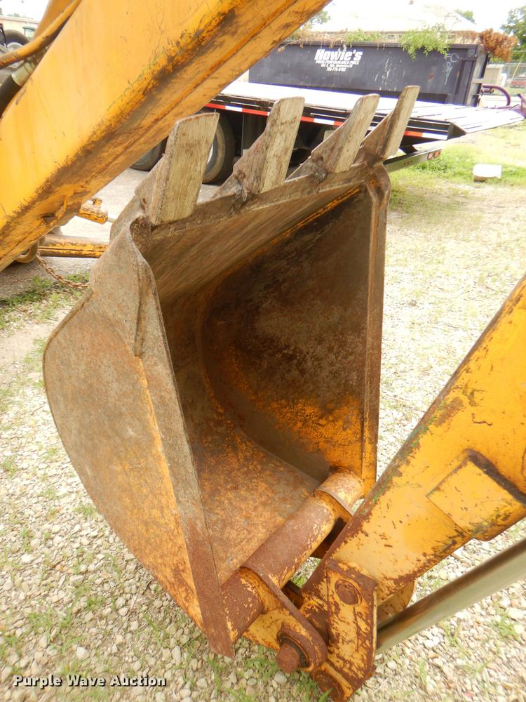 image for item DG4758 Case 480B backhoe