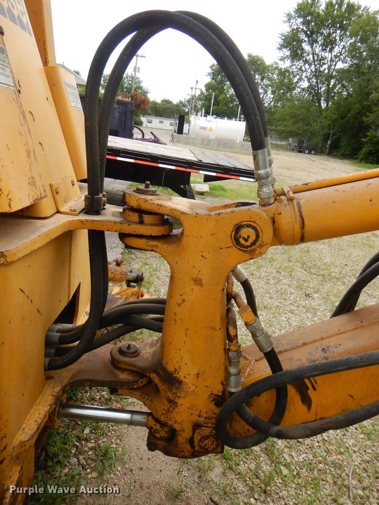 image for item DG4758 Case 480B backhoe