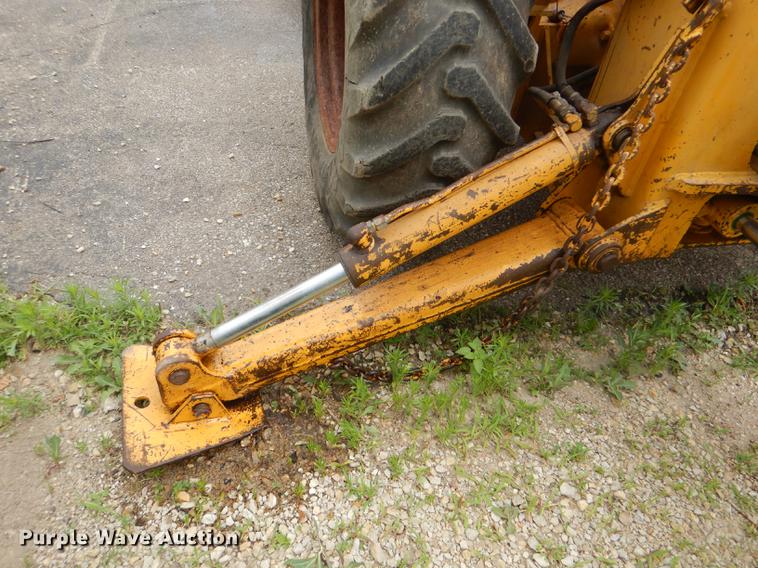 image for item DG4758 Case 480B backhoe