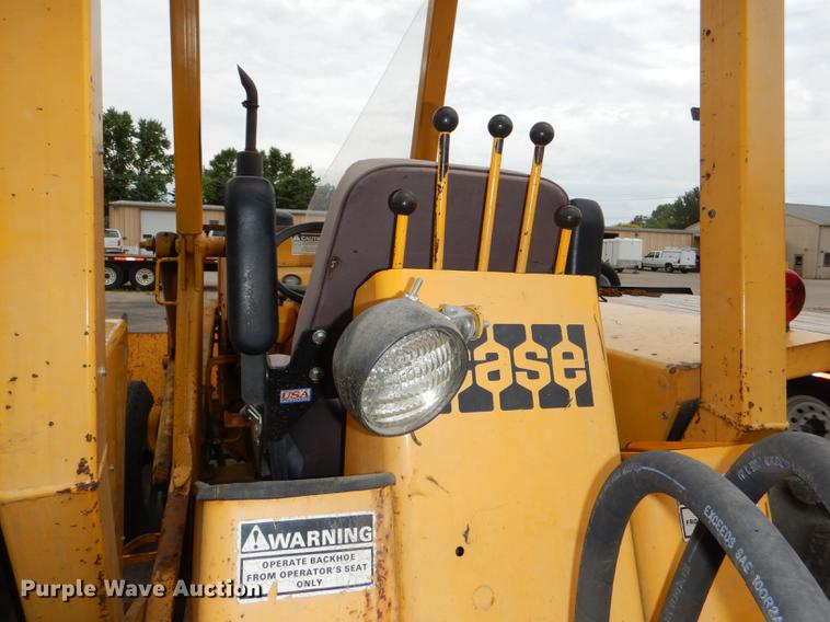 image for item DG4758 Case 480B backhoe