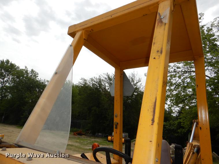 image for item DG4758 Case 480B backhoe