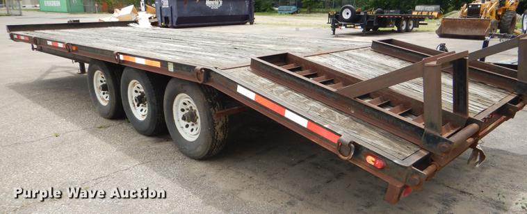 image for item DG4762 2000 Circle D 25BHFB equipment trailer