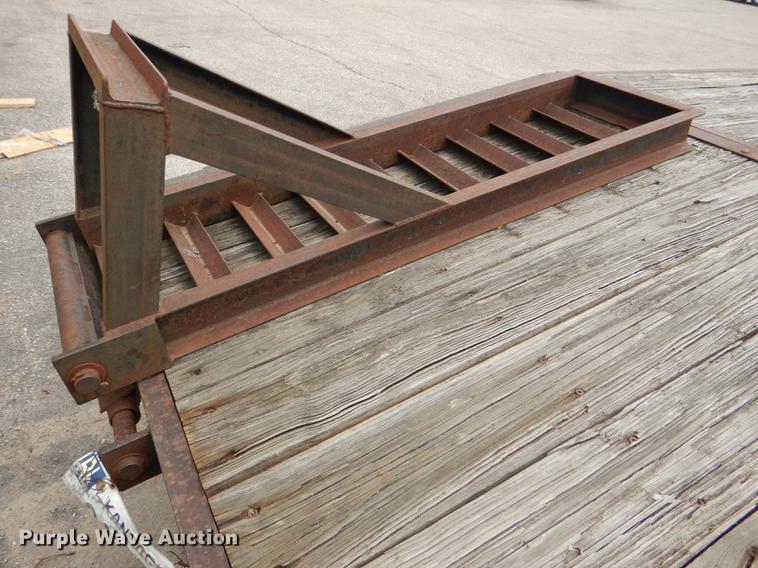 image for item DG4762 2000 Circle D 25BHFB equipment trailer