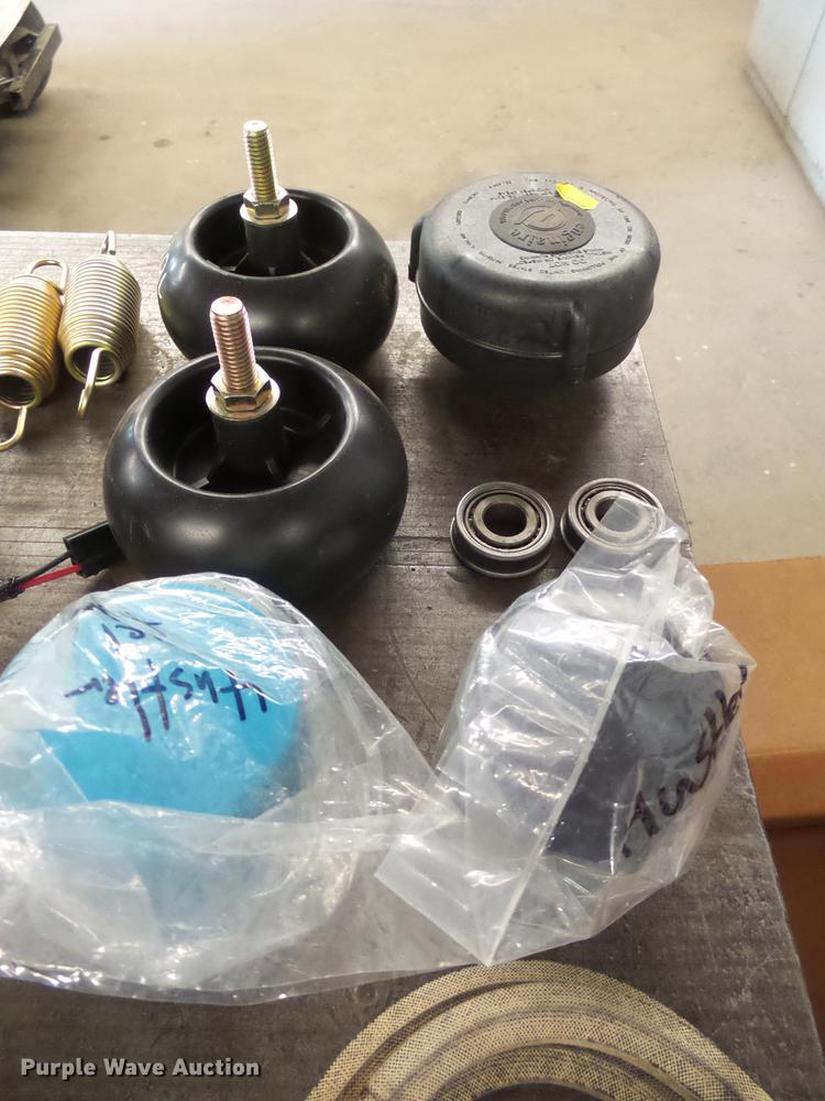 image for item DX9185 2010 Hustler Hustler Z ZTR lawn mower