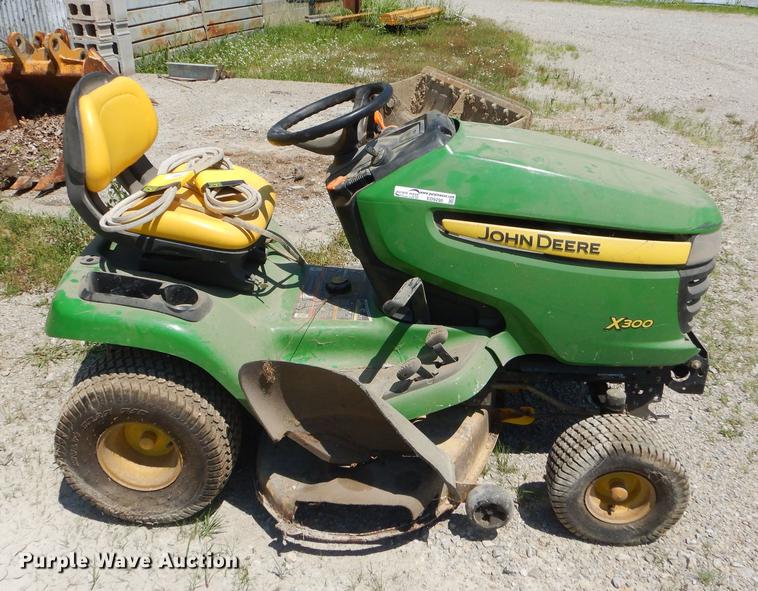 image for item ED9290 John Deere X300 lawn mower