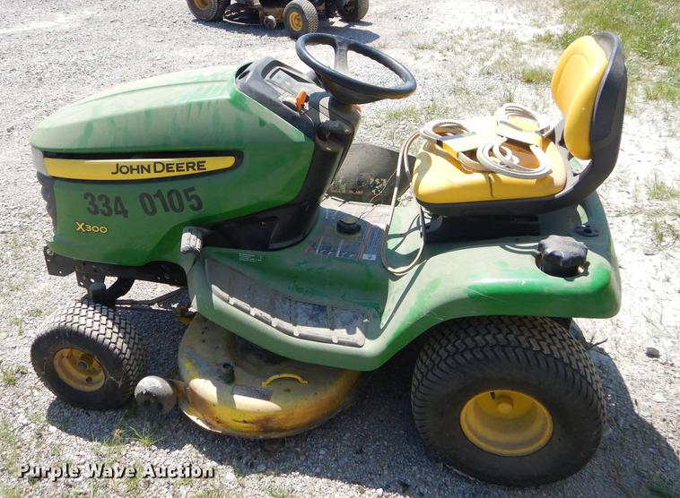 image for item ED9290 John Deere X300 lawn mower