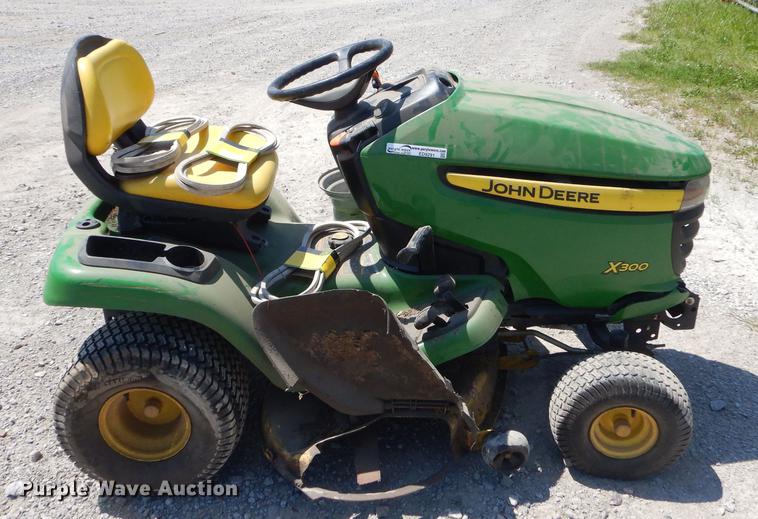 image for item ED9291 John Deere X300 lawn mower