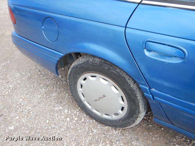 image for item ED9301 1994 Ford Taurus