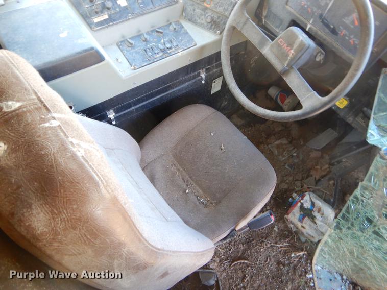 image for item ED9302 2002 GMC B7 Blue Bird school bus