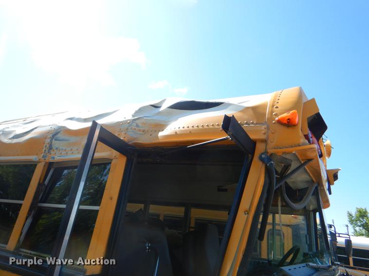 image for item ED9302 2002 GMC B7 Blue Bird school bus