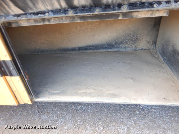 image for item ED9304 1995 Blue Bird TC2000 school bus