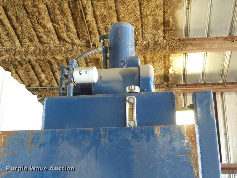 image for item EQ9094 1997 Cram-a-lot 72-HD-LU vertical recycling baler