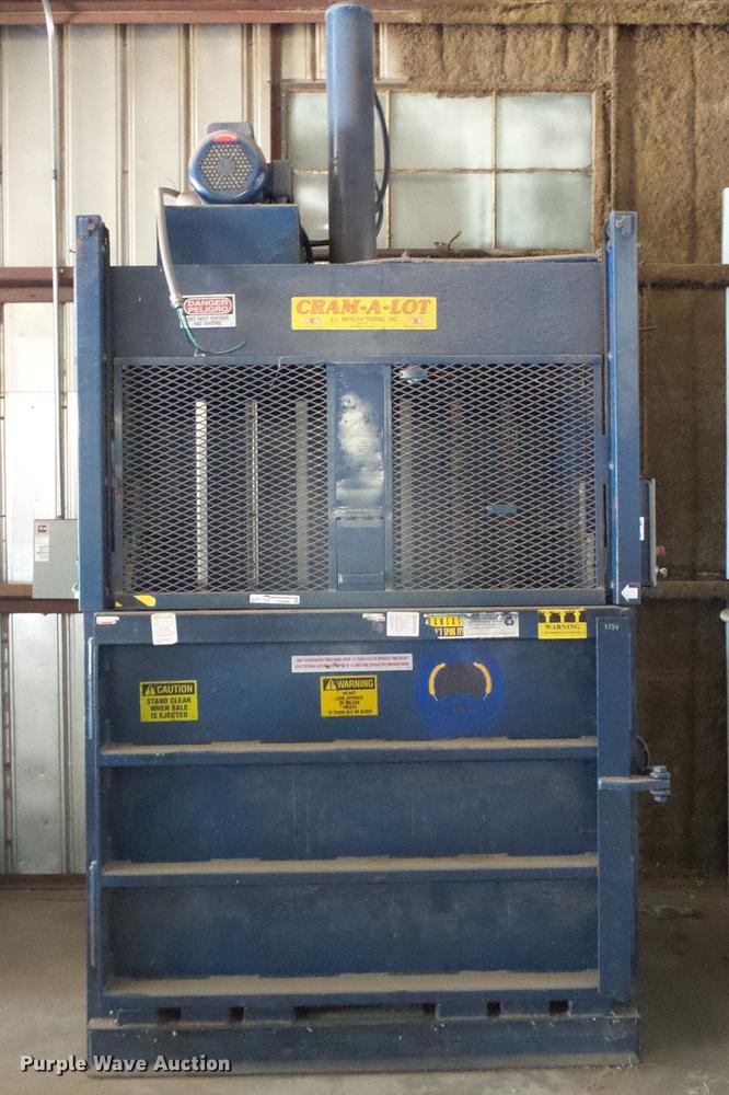 image for item EQ9096 2000 Cram-a-lot DBR-60-LU vertical recycling baler