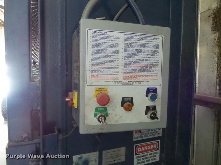 image for item EQ9096 2000 Cram-a-lot DBR-60-LU vertical recycling baler