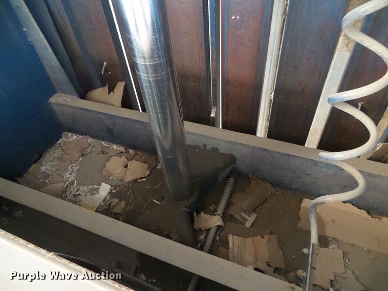 image for item EQ9096 2000 Cram-a-lot DBR-60-LU vertical recycling baler