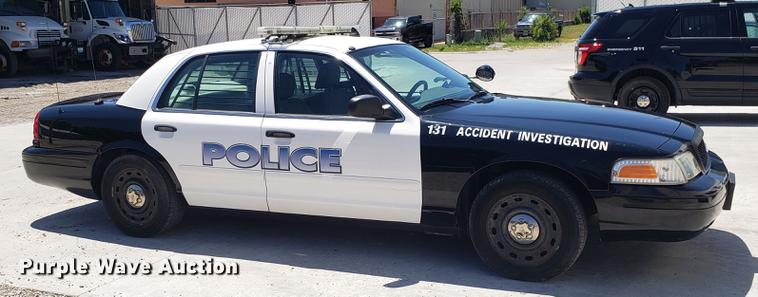 image for item EU9804 2005 Ford Crown Victoria Police Interceptor