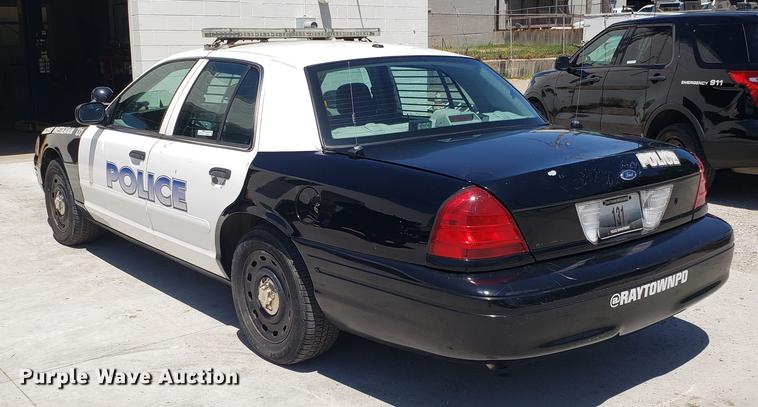 image for item EU9804 2005 Ford Crown Victoria Police Interceptor