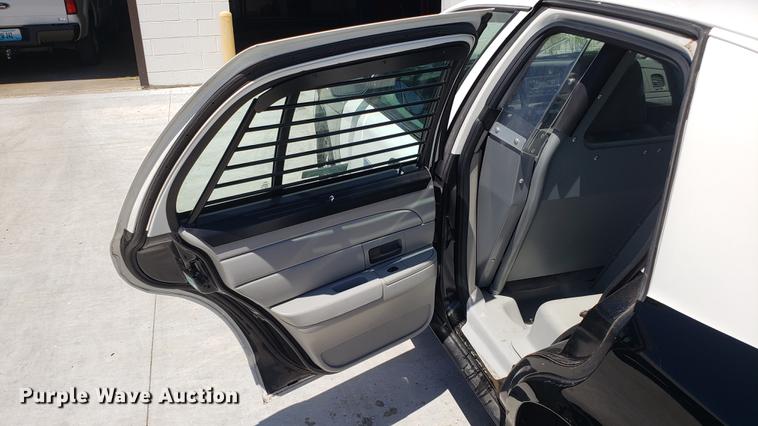 image for item EU9804 2005 Ford Crown Victoria Police Interceptor