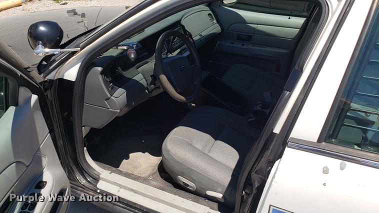 image for item EU9804 2005 Ford Crown Victoria Police Interceptor