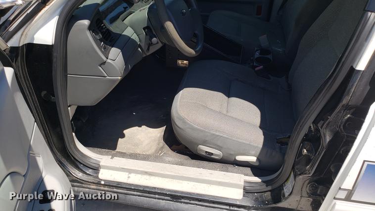 image for item EU9804 2005 Ford Crown Victoria Police Interceptor