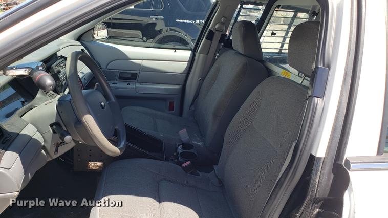 image for item EU9804 2005 Ford Crown Victoria Police Interceptor