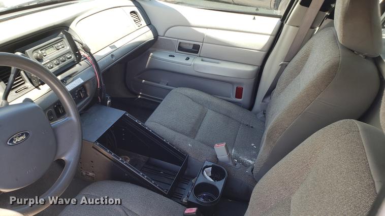 image for item EU9804 2005 Ford Crown Victoria Police Interceptor
