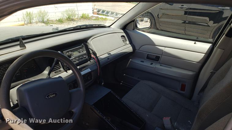 image for item EU9804 2005 Ford Crown Victoria Police Interceptor