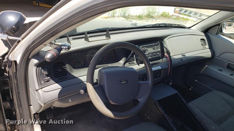 image for item EU9804 2005 Ford Crown Victoria Police Interceptor