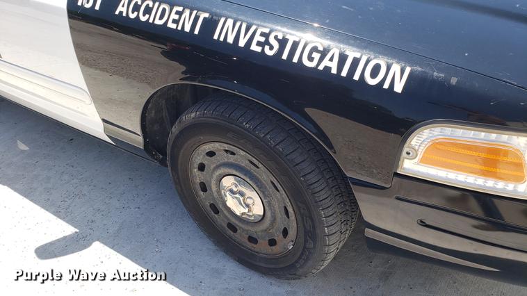 image for item EU9804 2005 Ford Crown Victoria Police Interceptor