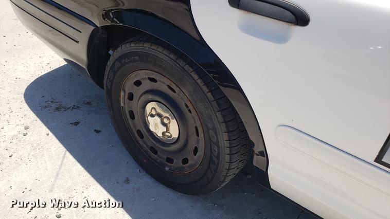 image for item EU9804 2005 Ford Crown Victoria Police Interceptor