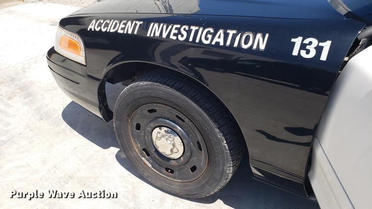 image for item EU9804 2005 Ford Crown Victoria Police Interceptor