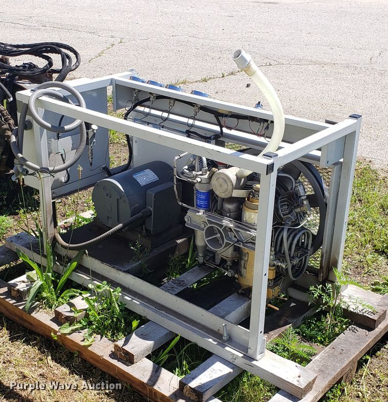 image for item EU9814 Bauer Compressors compressed air oxygen tank system