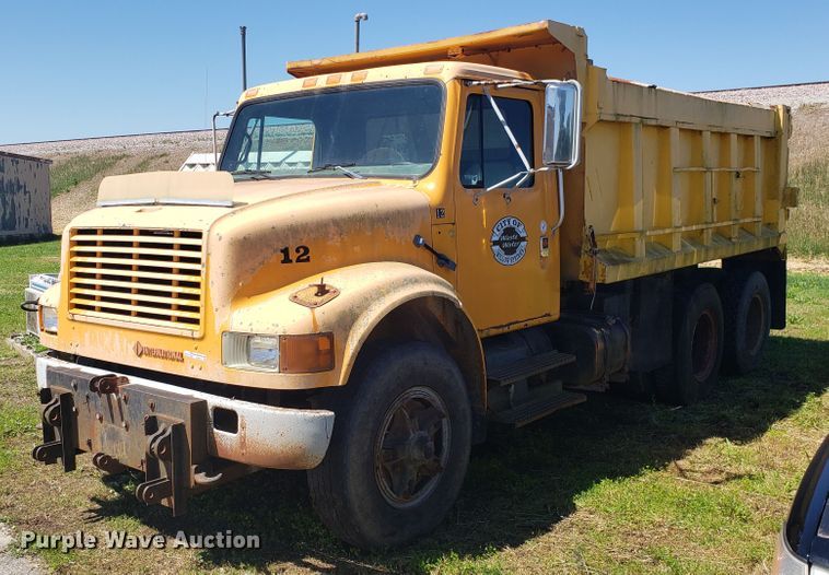 image for item EU9816 1990 International 4900 dump truck