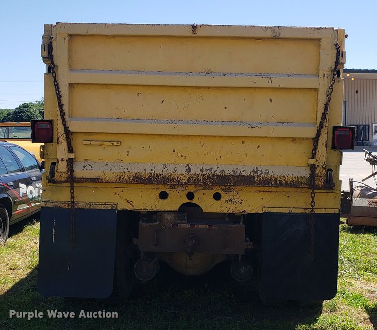 image for item EU9816 1990 International 4900 dump truck