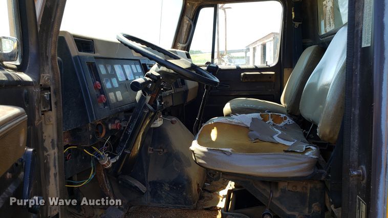 image for item EU9816 1990 International 4900 dump truck