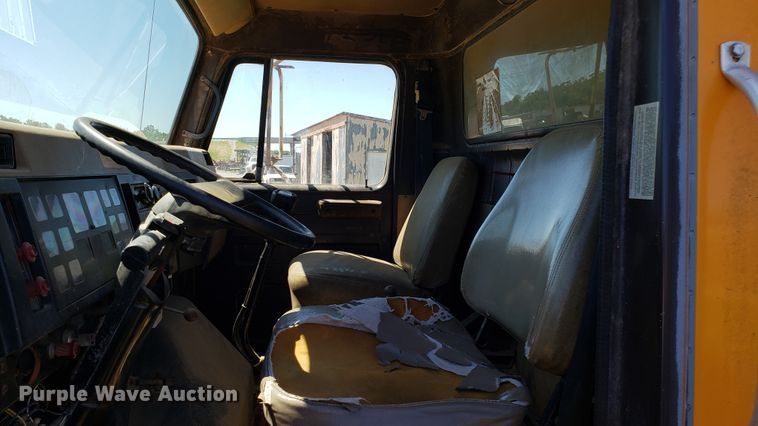 image for item EU9816 1990 International 4900 dump truck