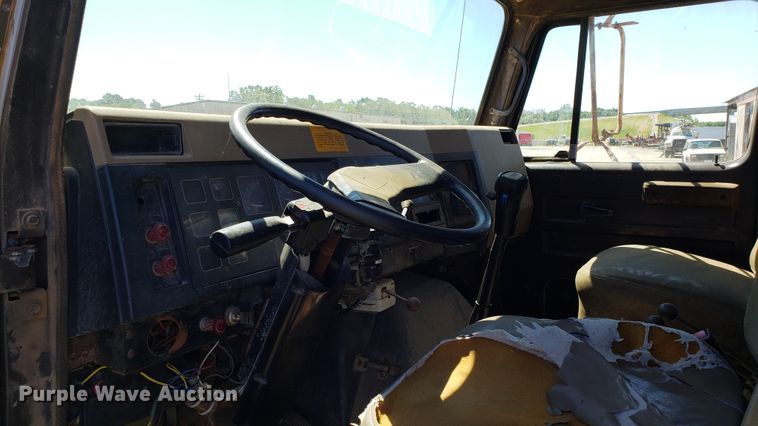 image for item EU9816 1990 International 4900 dump truck