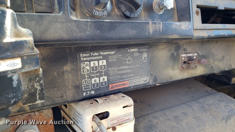 image for item EU9816 1990 International 4900 dump truck